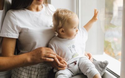 Dlaczego moje dziecko jeszcze nie siada? Rozwój motoryczny bez presji, porównywania i wyścigów